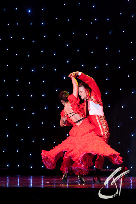 Strictly's Kevin Clifton dances with Susanna Reid live
